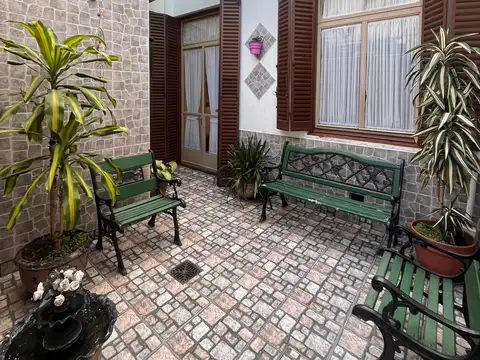 Depto Tipo Casa en Venta de 5 ambientes