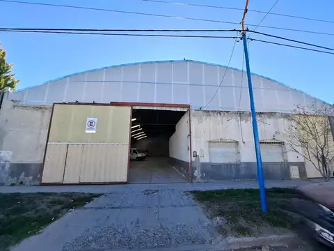 Galpón 740 mts2 con vivienda gral. roca