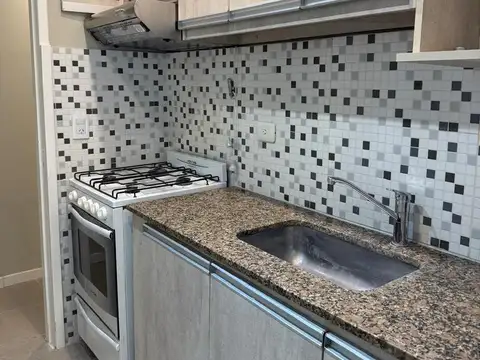 Departamento 2 ambientes  con escritorio en alquiler- Zona Aldrey-Alsina al 2200