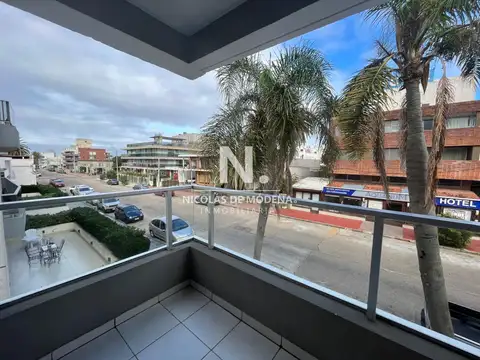 Apartamento en Venta de 2 dormitorios a cuadras del Puerto , Punta del este 