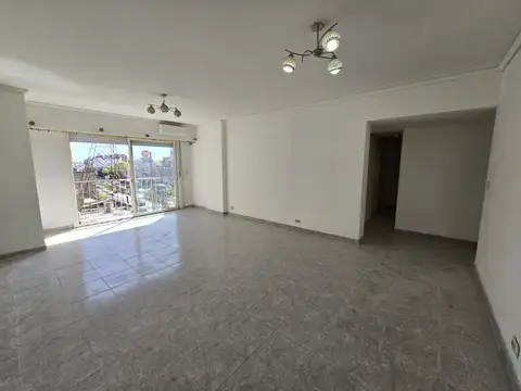 Avenida Hipólito Yrigoyen 4000, Piso 3