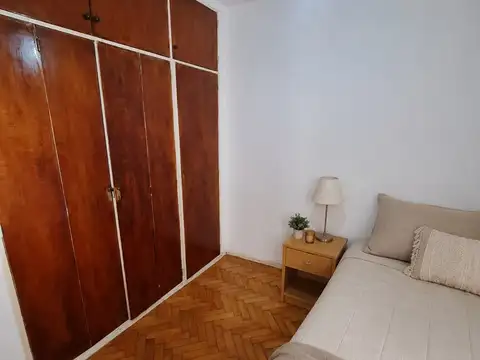 Avenida Hipólito Yrigoyen 2700, Piso 1