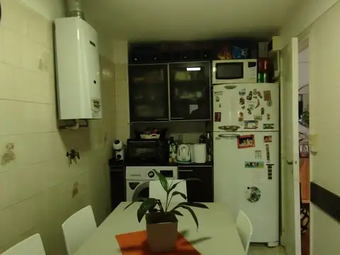 DEPARTAMENTO DE TRES AMBIENTES EN MUY BUENA UBICACION