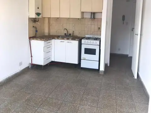 Departamento en Alquiler en Villa Raffo, $ 400.000