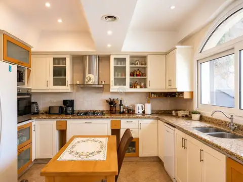 Casa 6 ambientes con 6 baños