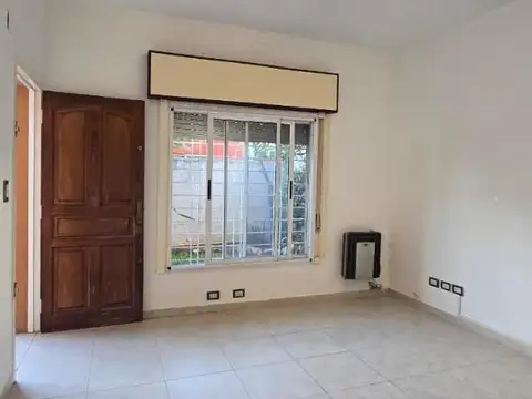 Depto Tipo Casa en Venta en Ramos Mejia, USD 100.000