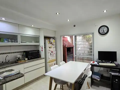 Depto Tipo Casa en Venta en Ramos Mejia, USD 100.000