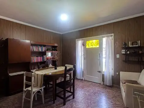 Casa 4 ambientes con 1 baño