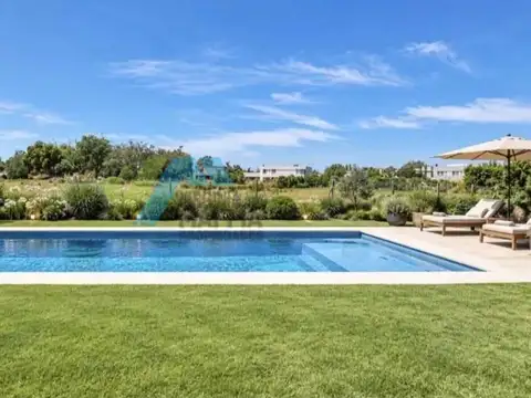 Casa en dos plantas con pileta - Haras Santa Maria