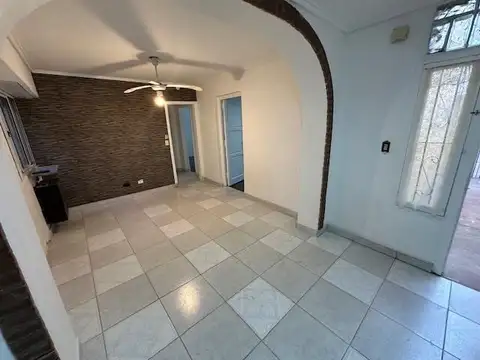 Depto Tipo Casa 3 ambientes con 2 baños