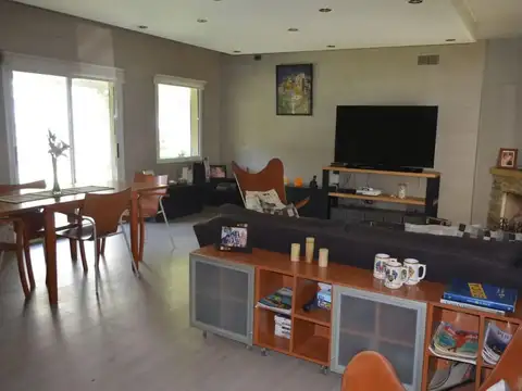 Casa en  Venta Ranelagh Golf 3 dormitorios pileta galería jardin parrilla apto credito bancario