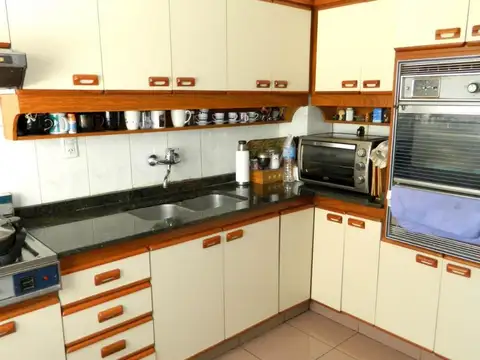 DEPARTAMENTO 3 AMBIENTES SEMIPISO A 1 CUADRA DE AV JURAMENTO