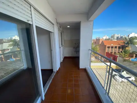 Depto Tipo Casa en Alquiler de 3 ambientes