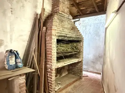 Casa 6 ambientes con 2 baños