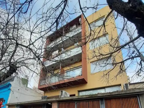 Amplio Monoambiente - Centro de Ballester