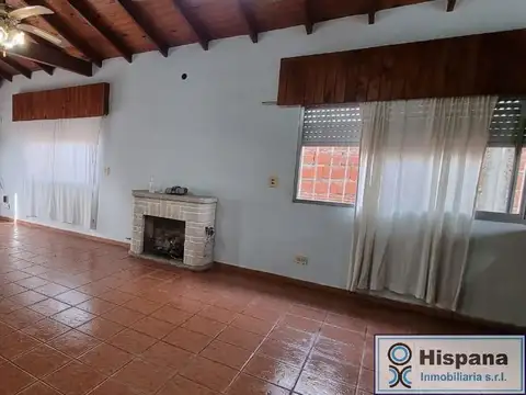 Casa en alquiler, sobre la calle Santa Ana, en Manuel Alberti, Pilar.