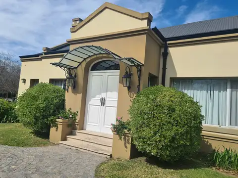 Casa en Venta en Lujan, USD 300.000