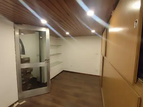 Amplio galpón en Quilmes Oeste