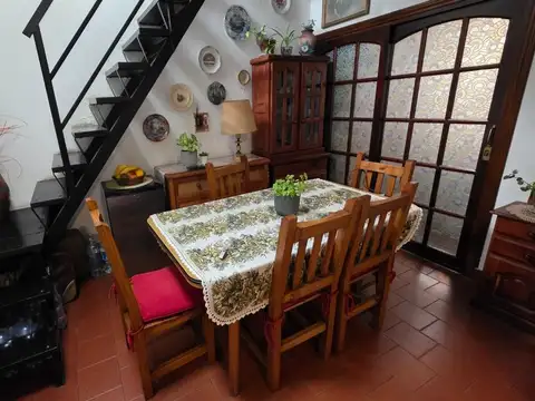 Depto Tipo Casa en Venta en Adrogue, USD 158.000