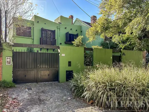 Gran casa de 5 ambientes ubicada en el tradicional Barrio Pagliettini, en Victoria en venta