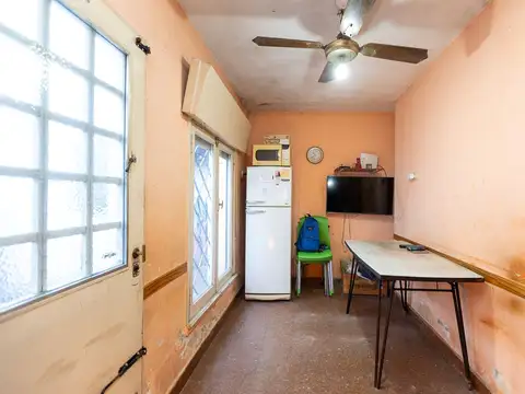 CASA 4AMB PARA INVERTIR HAEDO -PERMUTA