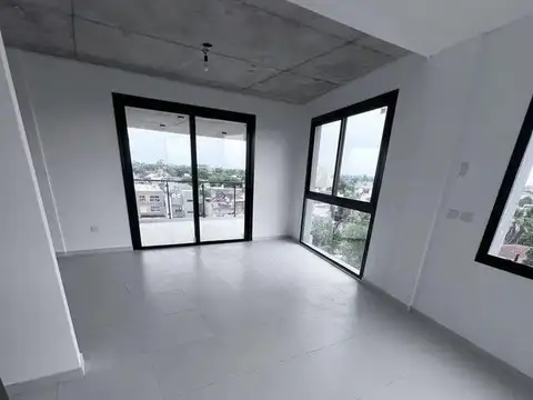 Piso de 150 m2, 4 ambientes a estrenar c/ cochera.