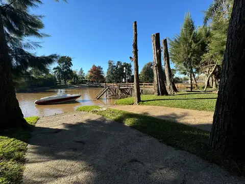 TIGRE CASA QUINTA  ISLA PRIVADA ARROYO DORADO LUJO