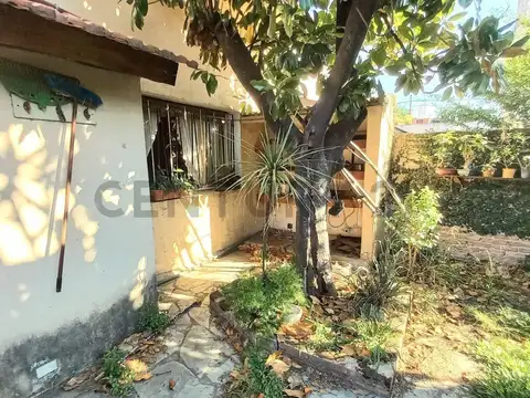 Venta Casa 5 AMBIENTES en Castelar Norte