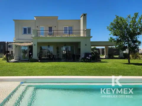 Casa en Alquiler en Area 60, USD 1.200