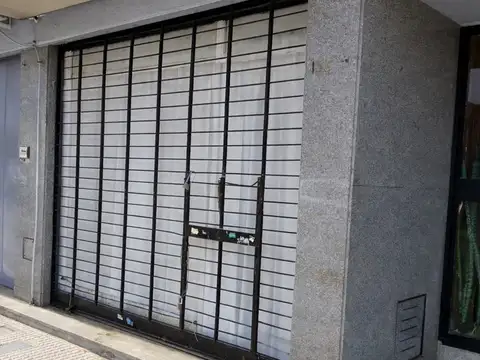Local en Alquiler en Martinez, Hipólito Yrigoyen 100