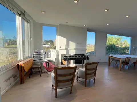 Casa 4 ambientes con 3 baños