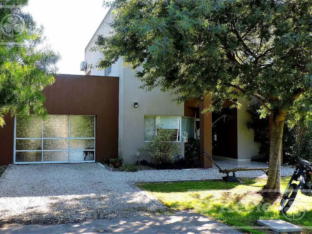 Casa en Venta con cochera