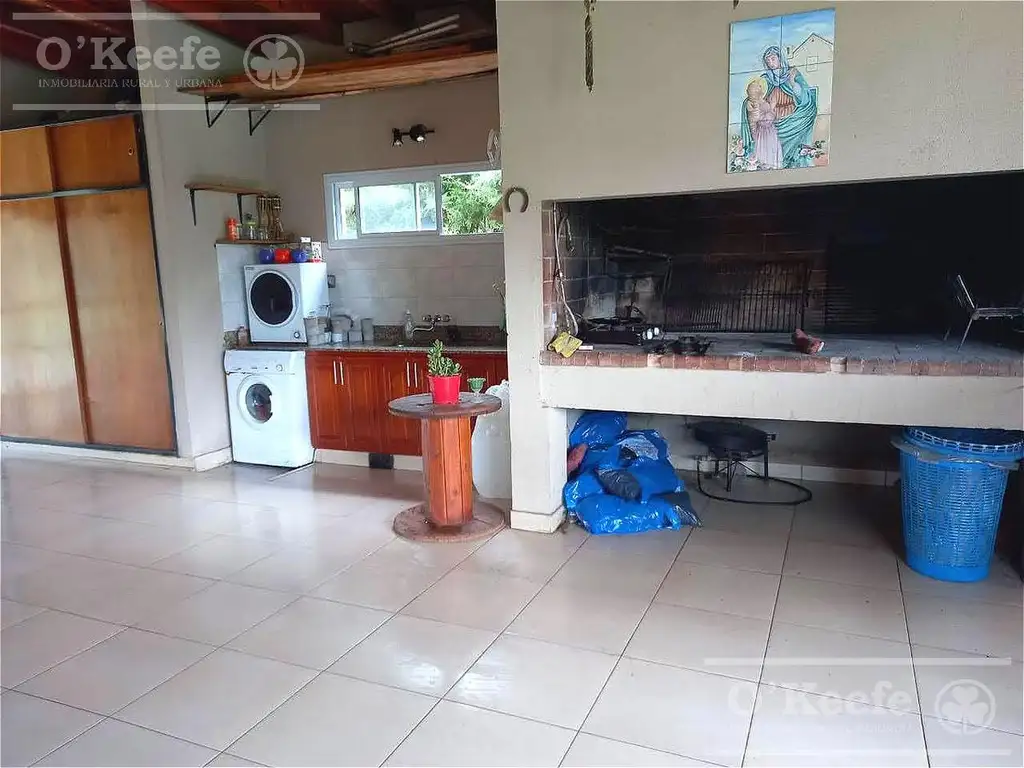 Casa - 180  m² Cubierta | 4 dormitorios | 10 años | 2 baños | 6 ambientes | 1 cochera