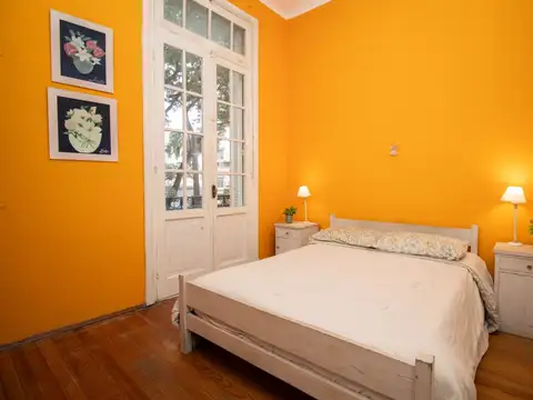 Casa en Alquiler con 1 cochera