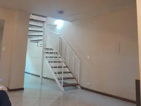 Depto Tipo Casa en Venta de 4 dormitorios