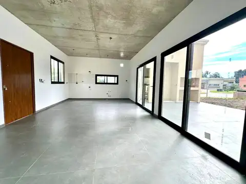 Casa en Venta en Pilar del Este - San Ramiro, USD 174.000