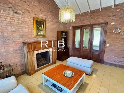 Casa en Venta con 4 cocheras