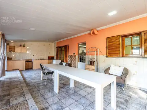 Casa 6 ambientes con 4 baños
