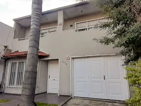 Casa 5 ambientes con 3 baños