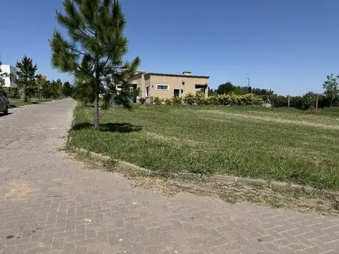 Vendo Terreno de 591 m2 en Concepción del Uruguay, Entre Ríos.