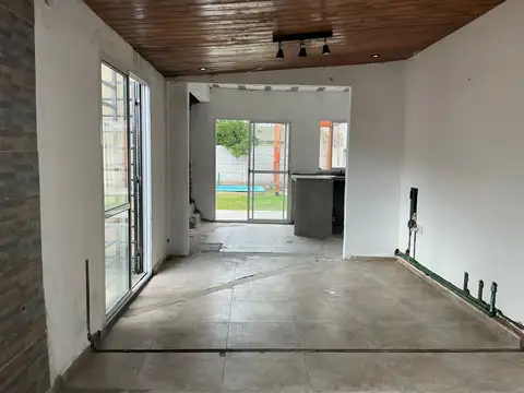 Casa 2 ambientes con 1 baño