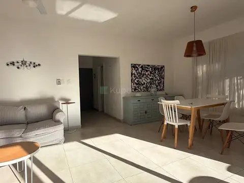 Casa en Alquiler con 1 cochera