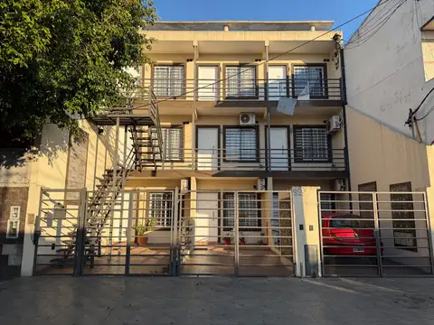Departamento 2 1/2 amb con balcon -  1° piso al frente - apto credito bancario