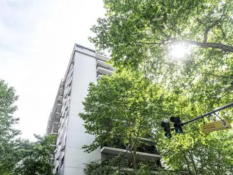 Av. Las Heras 2400, Piso 10