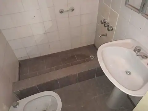 Depto Tipo Casa en Venta en Valentín Alsina, USD 48.000