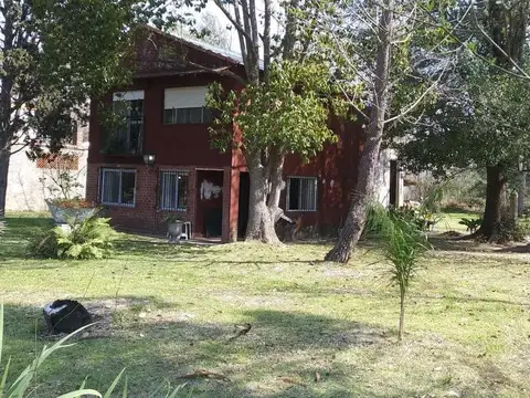 Casa en venta - 3 Dormitorios 1 Baño - 2.322Mts2 - Primera Sección, Escobar