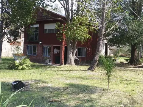 Casa en venta - 3 Dormitorios 1 Baño - 2.322Mts2 - Primera Sección, Escobar