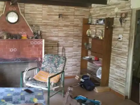 Casa en venta - 3 Dormitorios 1 Baño - 2.322Mts2 - Primera Sección, Escobar