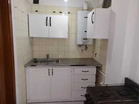 MONO AMBIENTE C/DIVISORIO, USO PROFESIONAL