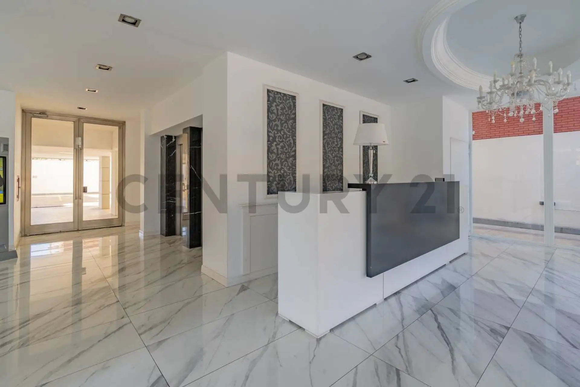 Venta departamento 3 ambientes con balcón al frente – Zona Plaza Colón